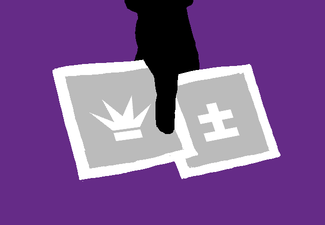 Jack Noir’s black hand holds cards marked with the White Queen’s crown and the White King’s cross.